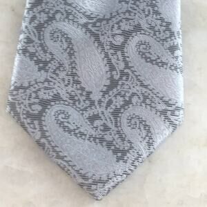 PORTO FILO GREY PAISLEY TIE AND POCKET SCARF